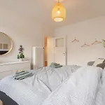 Spacious View - Prime Location Appartamento