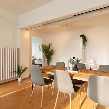 Spacious View - Prime Location Lejlighed Biel