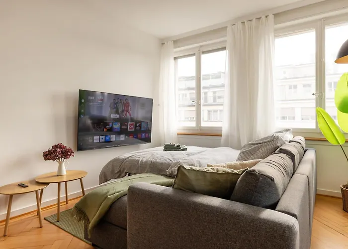 Spacious View - Prime Location Lejlighed *