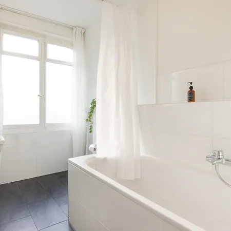 Spacious View - Prime Location Appartement